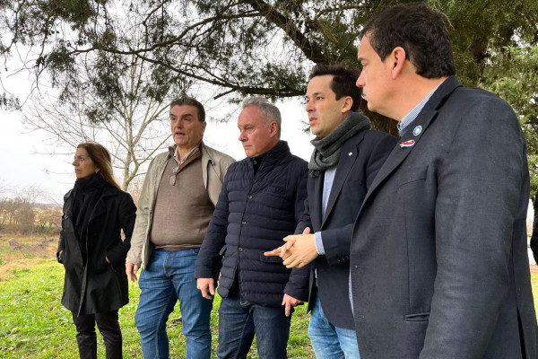 Avanza el plan de infraestructura de emergencia escolar y la limpieza del Arroyo en Nogoyá