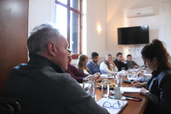 El ministro de planeamiento mantuvo otra reunión de seguimiento junto a su equipo