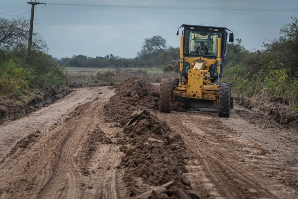 La provincia trabaja en la reactivación de obras viales y las conservación de caminos rurales