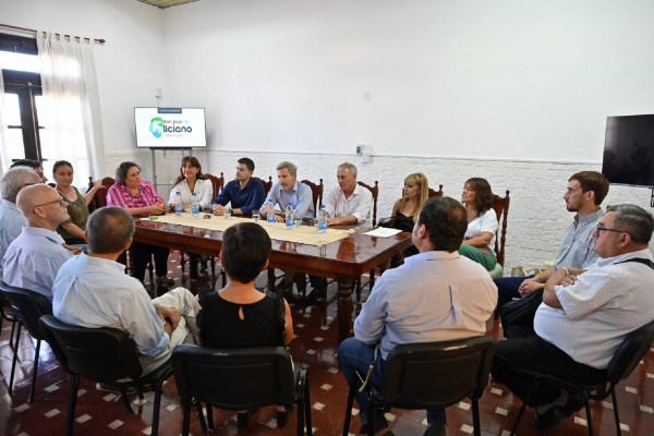 La provincia y 15 localidades firmaron un convenio para reparar las rutas provinciales 1 y 2