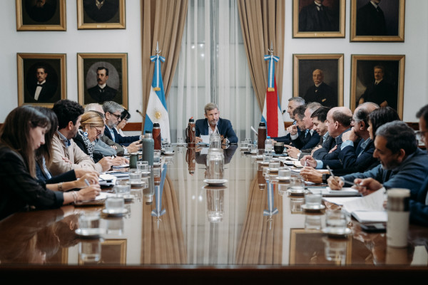 Frigerio encabezó una nueva reunión de gabinete en la que se brindaron detalles de la obra pública en la provincia
