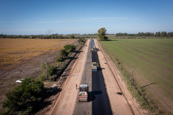 Avanza la obra de pavimentación de la ruta 23 entre Colón y Uruguay
