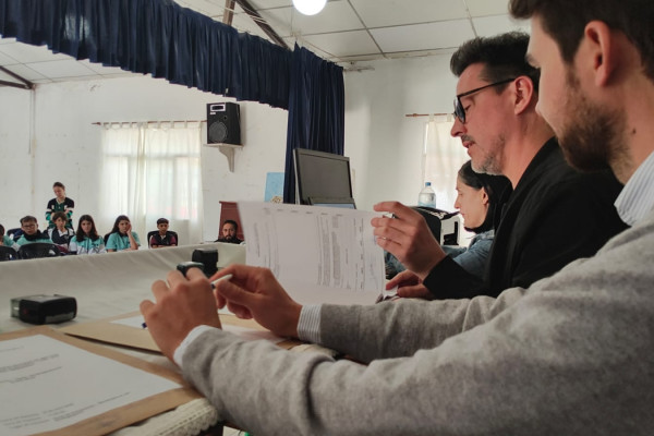 Schneider celebró que la Escuela Nº 9 “Leopoldo Herrera” de Gualeguaychú, ya abrió sobres para la obra planificada