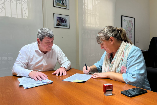 Se firmó comodato entre IAPV y comuna Colonia Roca