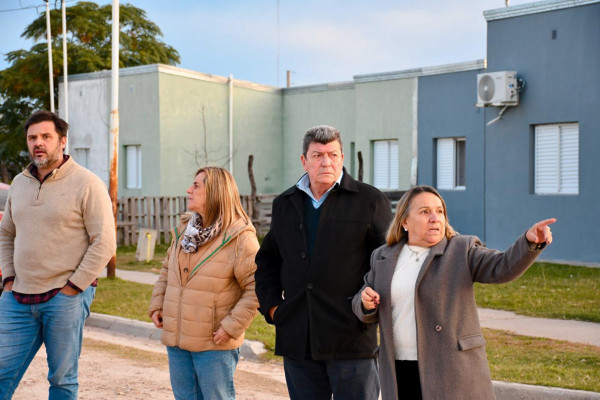 Autoridades provinciales recorrieron viviendas reactivadas en Gualeguay