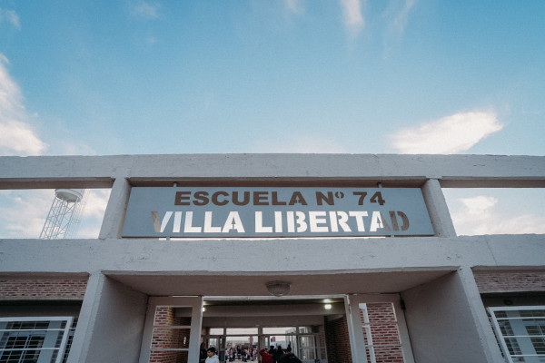 Frigerio inauguró una escuela y recorrió obras en Chajarí