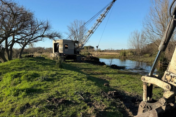 En Arroyo Hondo avanzan trabajos para prevenir anegamientos en Islas del Ibicuy