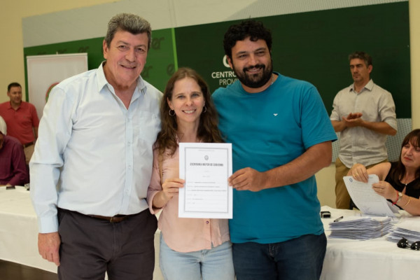 Son 100 las familias que accedieron a las escrituras de su vivienda en el departamento Concordia