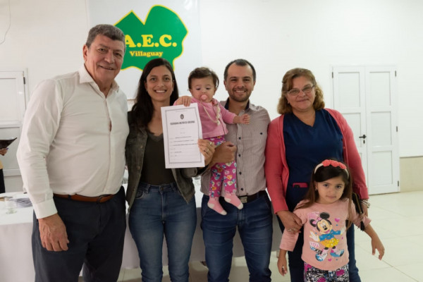 Más familias de Villaguay, Villa Clara y Maciá contarán con las escrituras de sus viviendas sociales