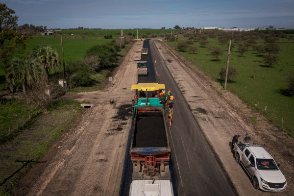 Continúa el asfaltado de la Ruta 23 entre los departamentos Uruguay y Colón
