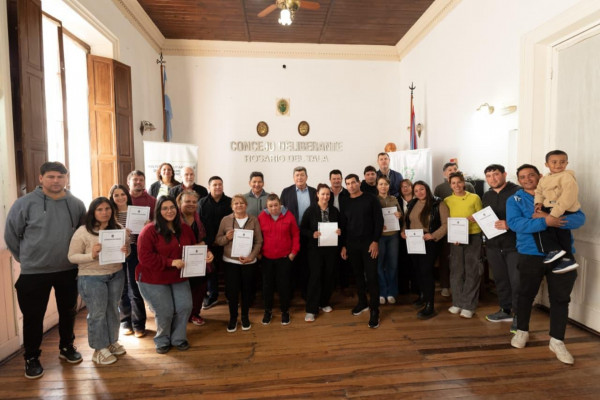 Familias de Rosario del Tala contarán con las escrituras de sus viviendas sociales