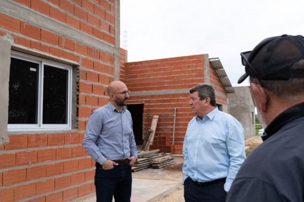 El gobierno provincial construye 10 viviendas en Santa Anita
