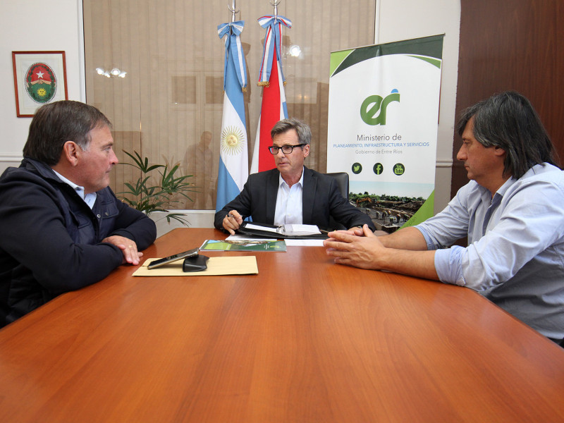 Evalúan el avance de obras de pavimento urbano en General Campos | MPeI