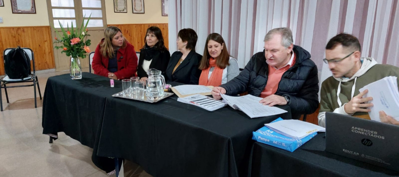 Se ejecutarán mejoras en establecimientos educativos del departamento Paraná y Victoria