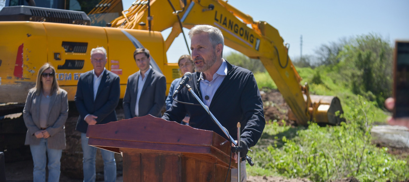La provincia y el municipio de Gualeguay firman convenio para un plan hídrico integral