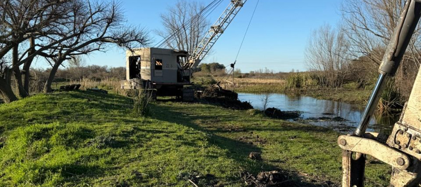 En Arroyo Hondo avanzan trabajos para prevenir anegamientos en Islas del Ibicuy