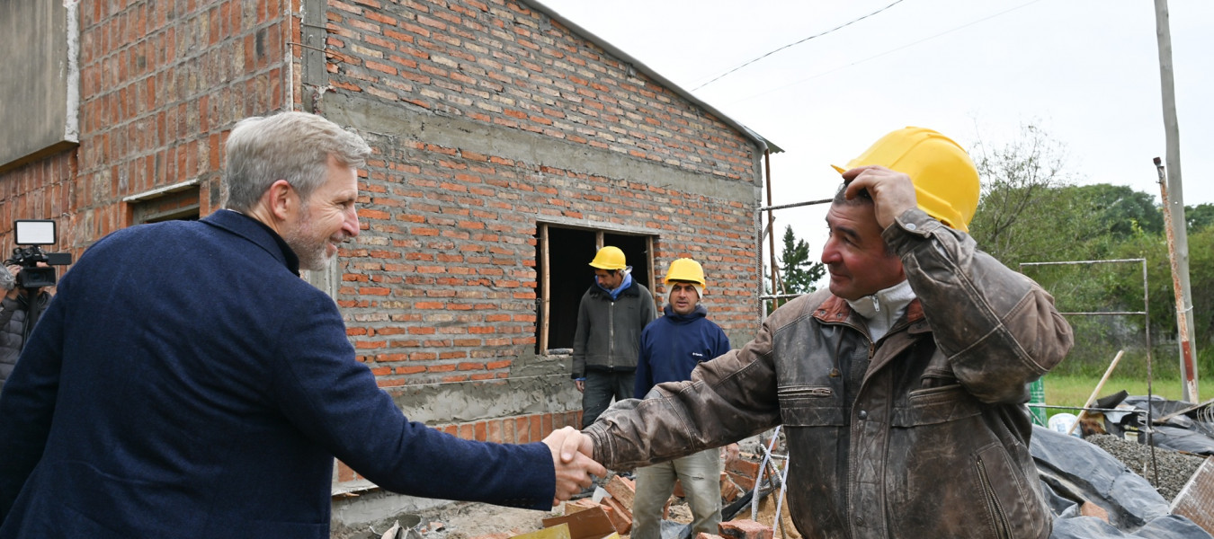La provincia realiza mejoras históricas en un edificio escolar de cinco décadas de La Paz