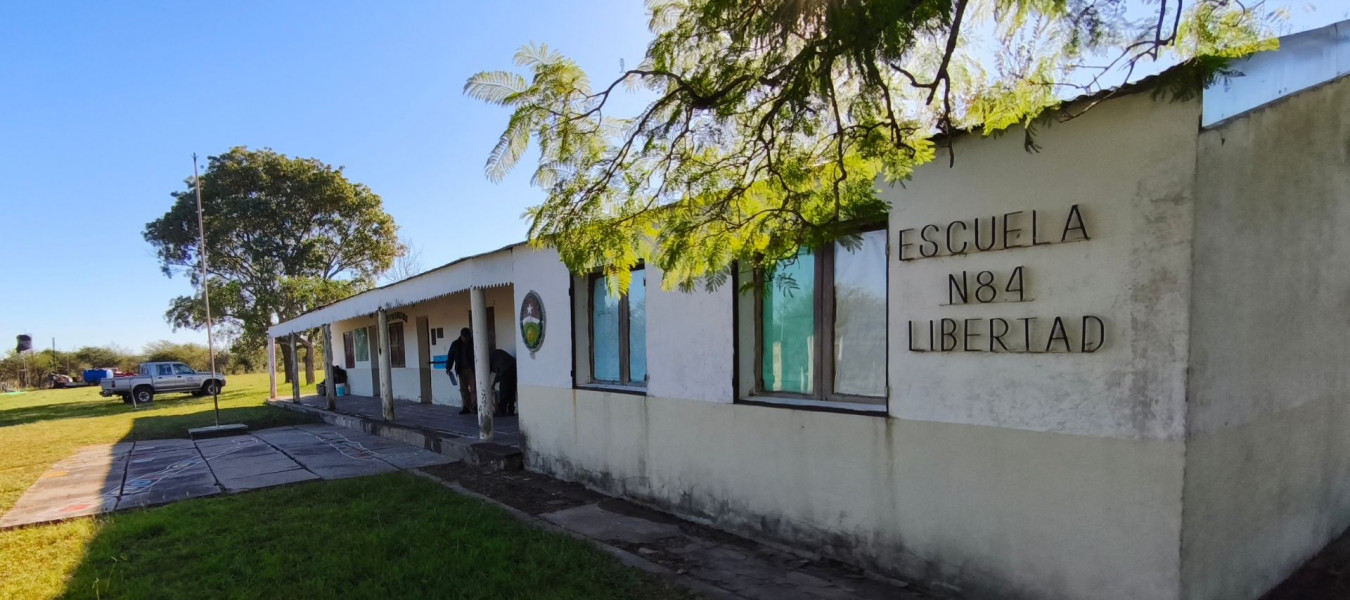 Ejecutan trabajos para normalizar el suministro de agua en una escuela de La Paz