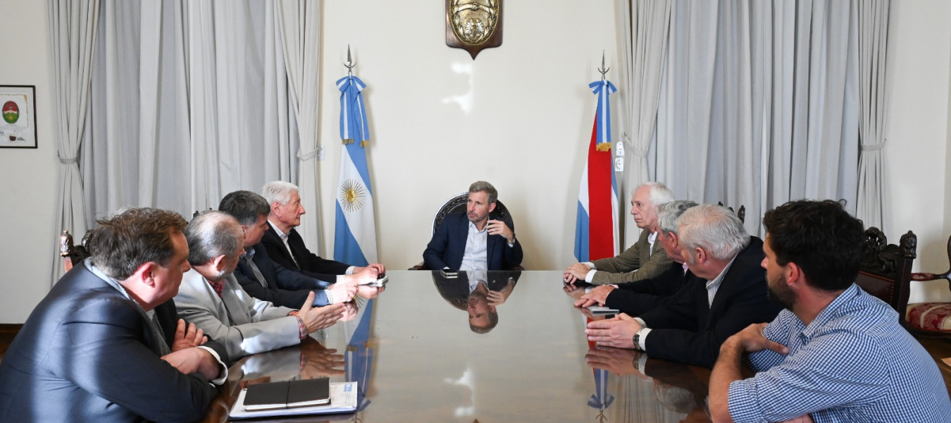 Frigerio recibió a representantes de CRA y Farer para analizar la situación de los caminos rurales