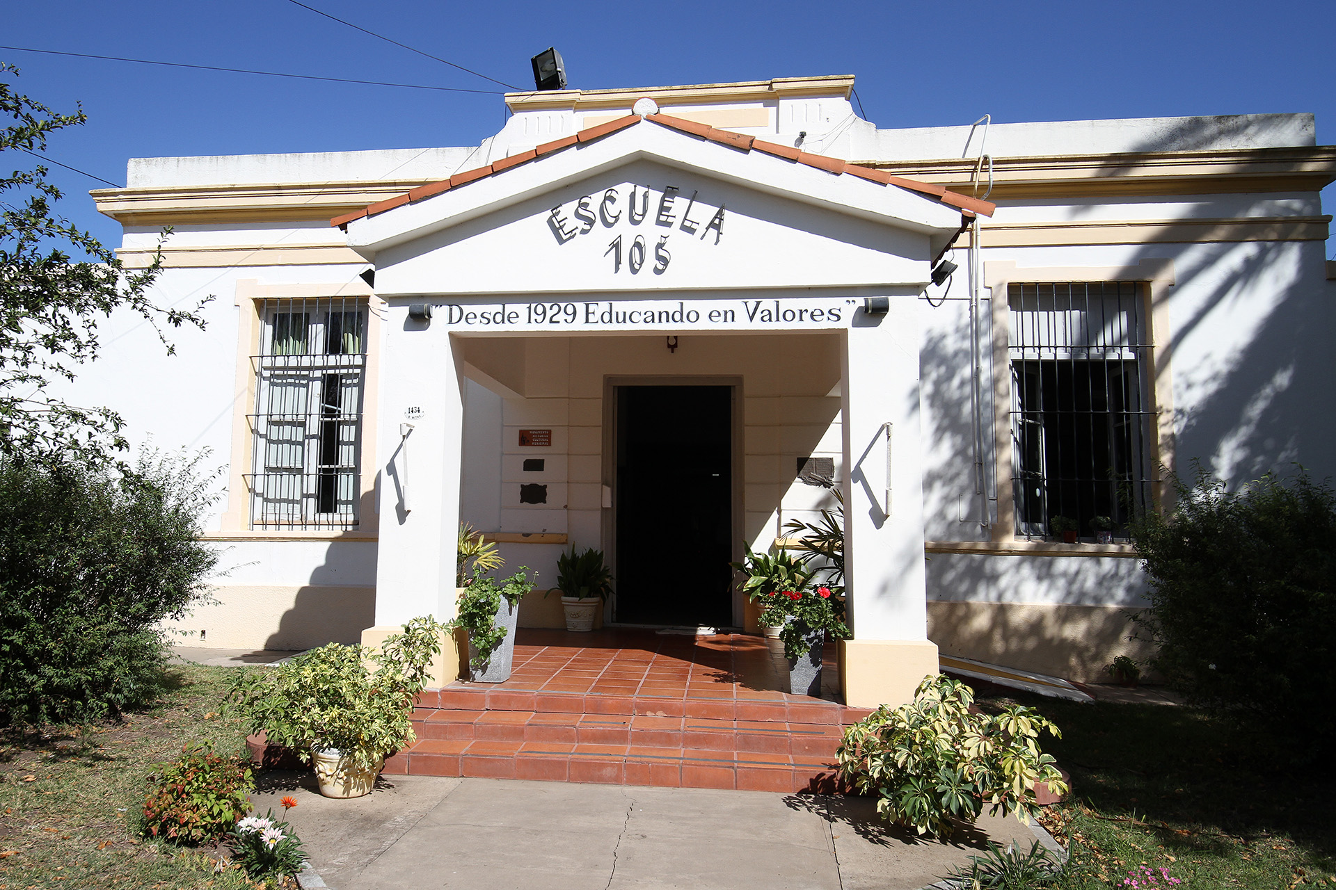 escuela 105