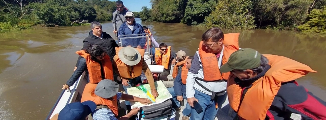 Autoridades entrerrianas y uruguayas recorrieron islas y canales verdes del río Uruguay