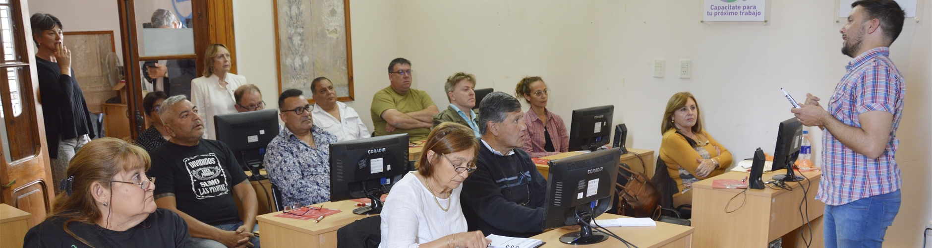 Personas mayores de 17 localidades entrerrianas se formaron en alfabetización tecnológica financiera