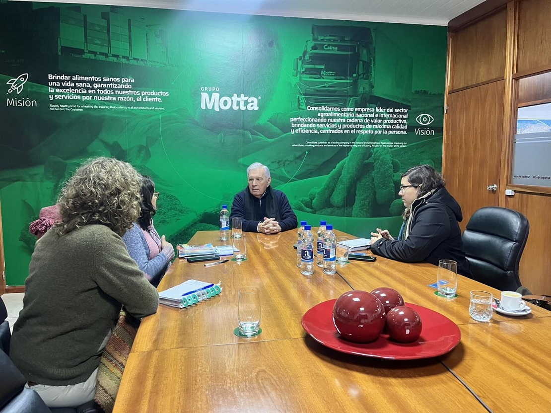 Reunión con el empresario Hector Motta.